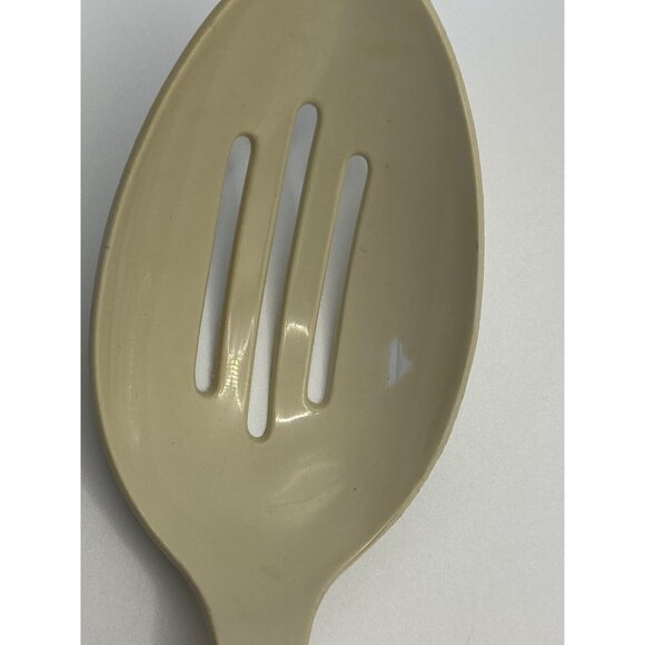 Vintage Ekco USA Beige Slotted Serving Spoon Dishwasher Safe Durable Plastic Kit - Picture 2 of 8